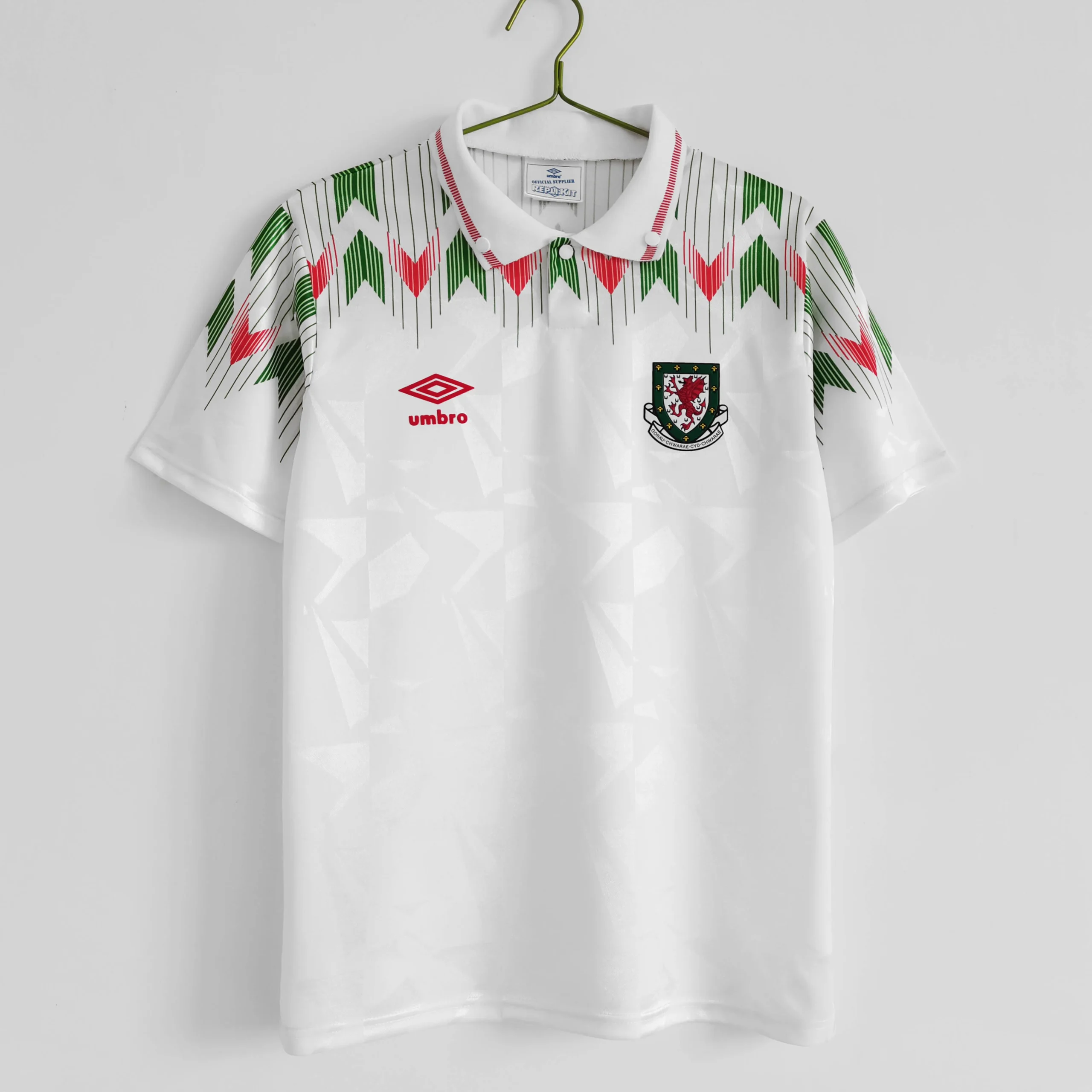 1990 Retro Wales Away Football Shirt
