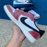 TROPHY ROOM X JORDAN 1 RETRO LOW OG SP ‘CHICAGO’ - Image 5