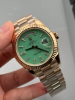Rolex Day-Date Yellow Gold Green Baguette Diamond Dial (139000) DD3255 Movement - Image 3