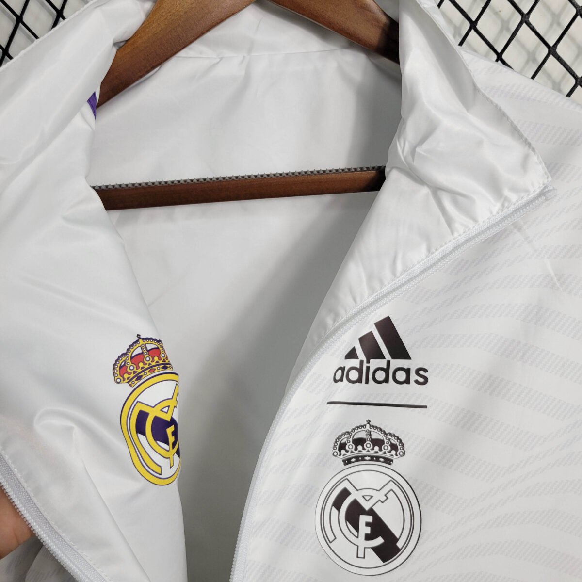 2023/2024 Real Madrid Reversible Windbreaker White - Image 16