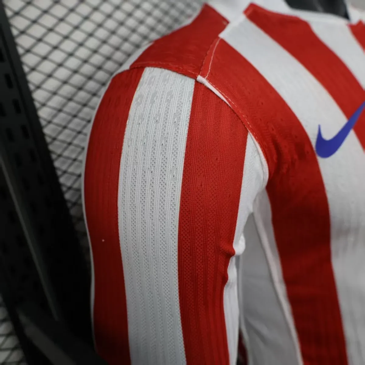 2025/2026 Player Version Long Sleeve Atletico Madrid Home Football Shirt - Image 4