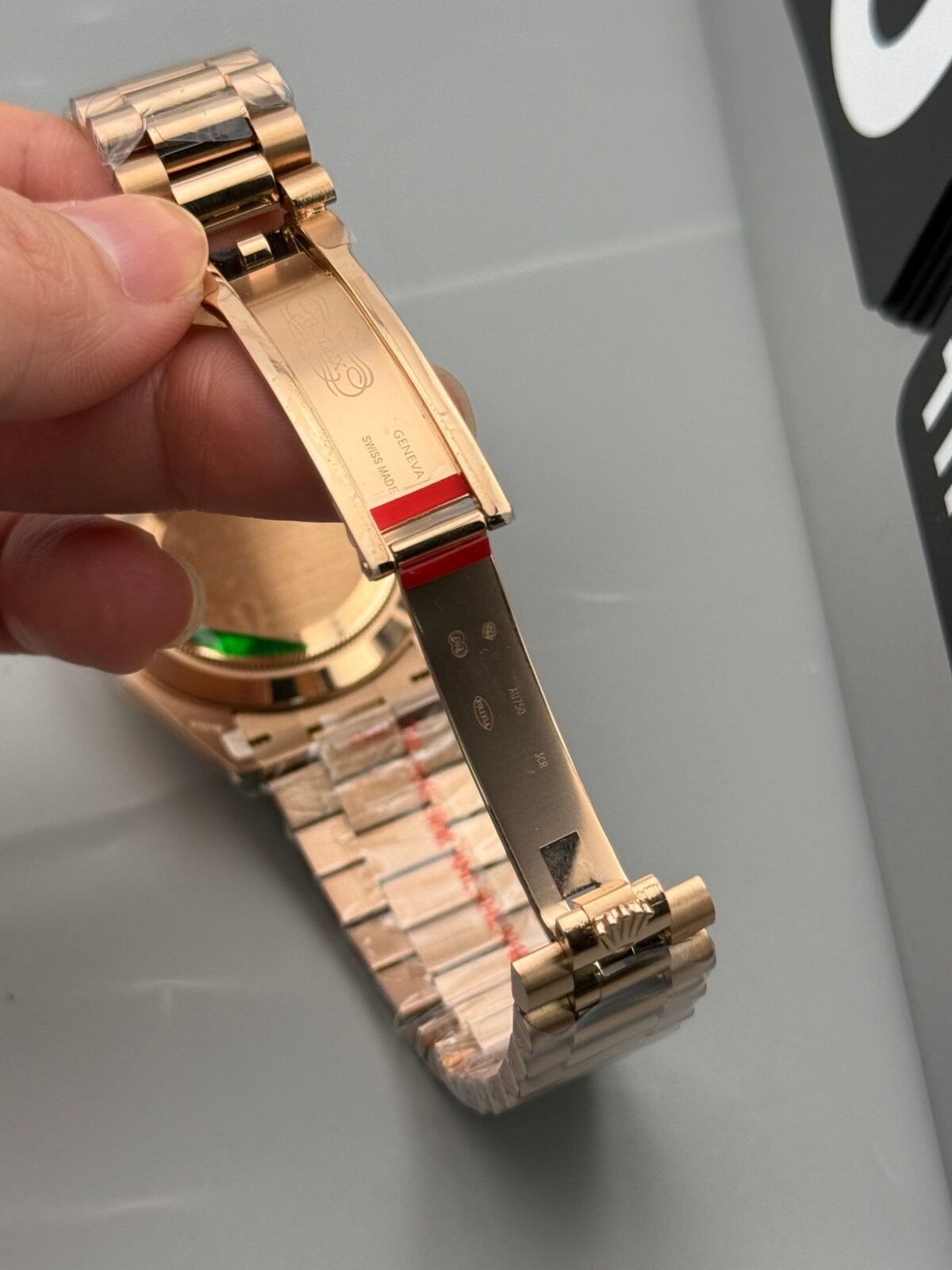 Rolex Day-Date Yellow Gold Green Baguette Diamond Dial (139000) DD3255 Movement - Image 8