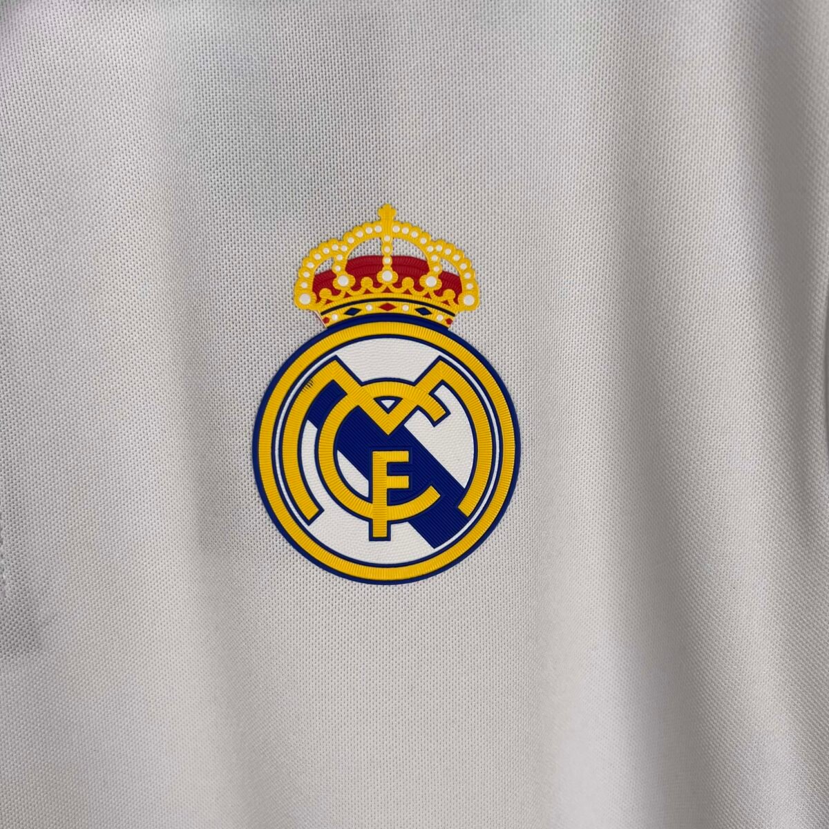 2016/2017 Retro Real Madrid Home Football Shirt - Image 5