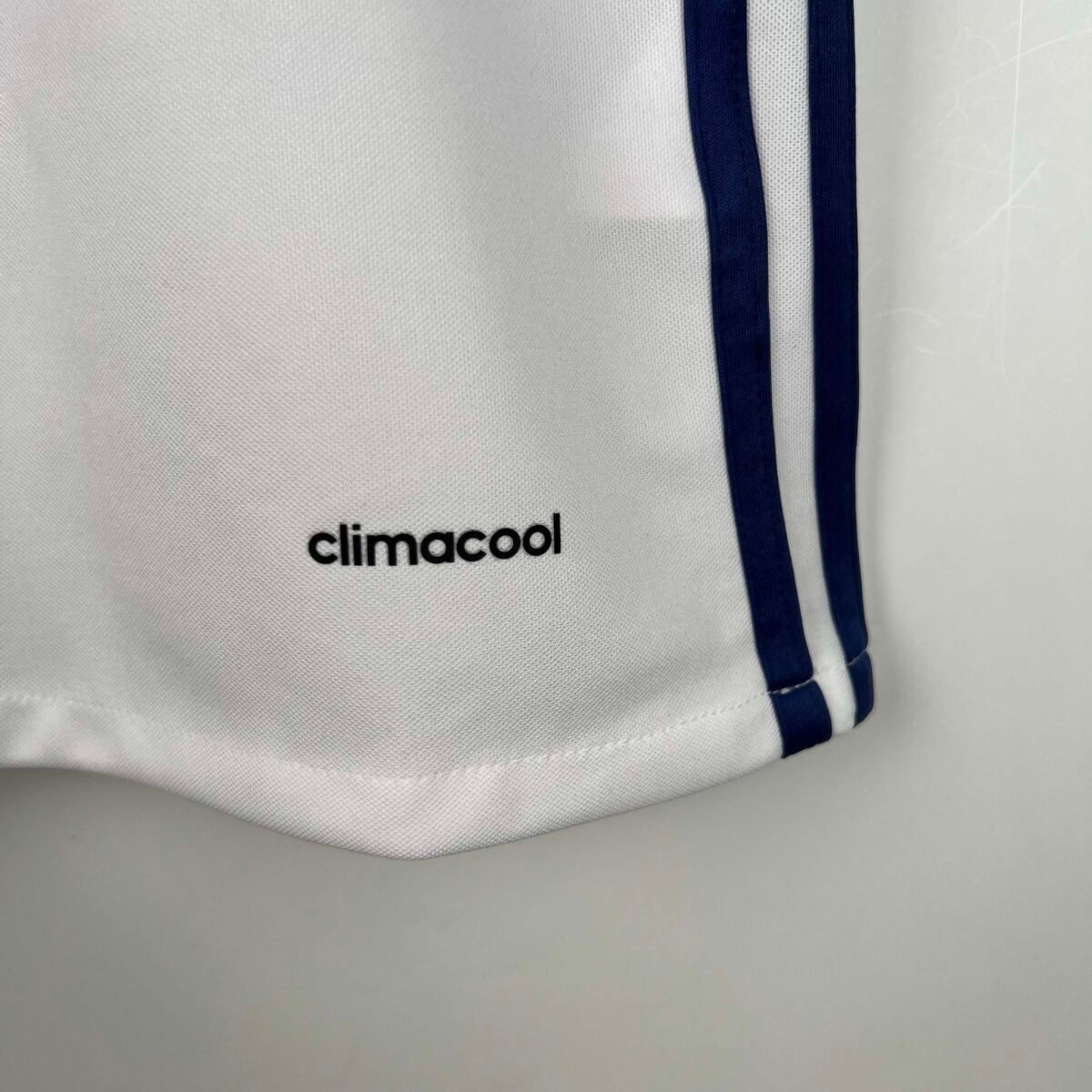 2016/2017 Retro Real Madrid Home Football Shirt - Image 8