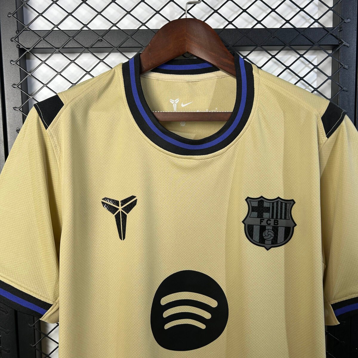 2025/2026 Barcelona Away Football Shirt - Image 4