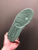 Jordan 1 Mid SE ‘Dutch Green’ (W) - Image 9