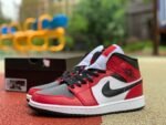 Jordan 1 Mid ‘Chicago Black Toe’ - Image 3