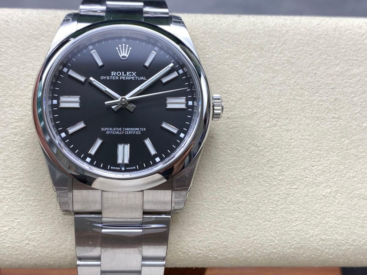 Rolex Oyster Perpetual 41mm Bright Black Dial Smooth Bezel Oyster Bracelet (124300) DD3230 Movement - Image 2
