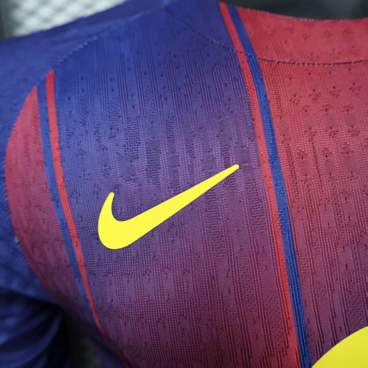 2025/2026 Player Version Long Sleeve Barcelona Home Football Shirt - Image 4