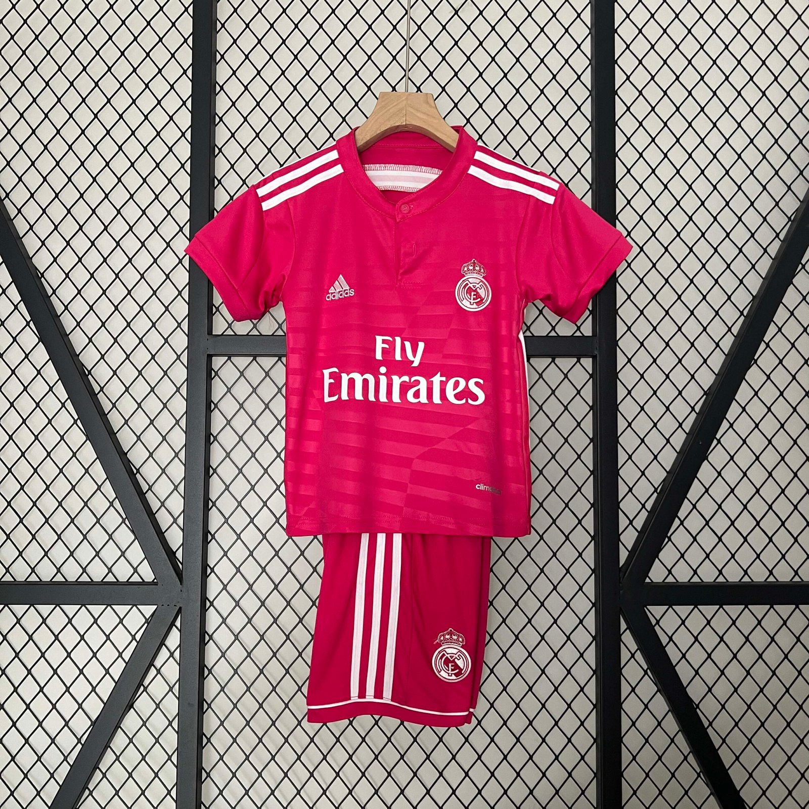 b7038102e7320764edb7b216a9237157.jpg 2014/2015 Retro Real Madrid Away Football Shirt Kids Size - Image 1