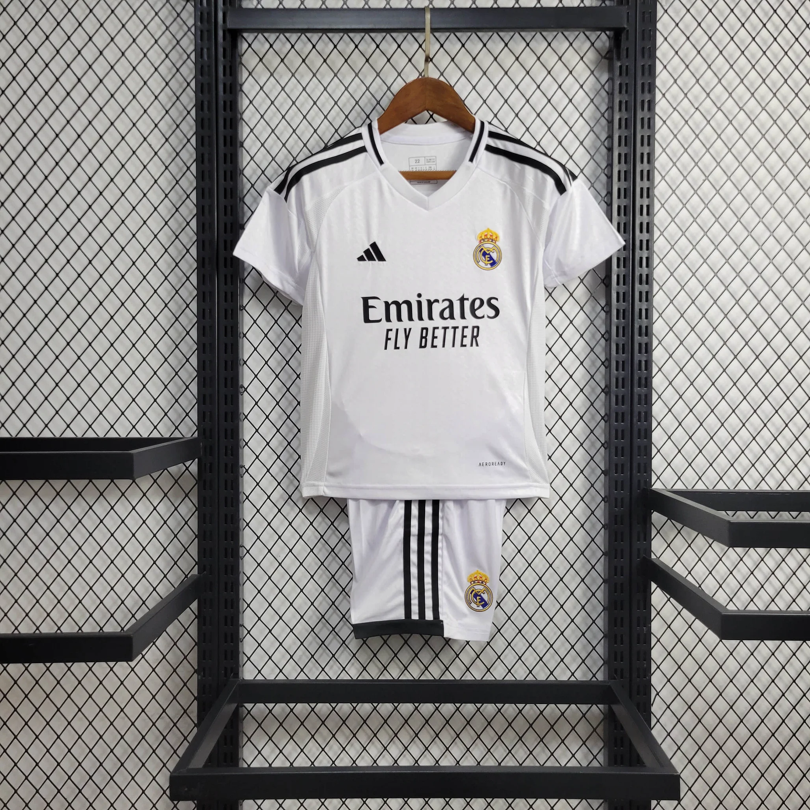 b828af331b35a5dc96aedd45ea797172.png 2024/2025 Real Madrid Home Football Shirt Kids Size - Image 1