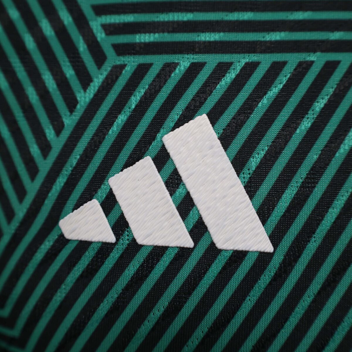2023/2024 Player Version United Arab Emirates Away Football Shirt - Image 4