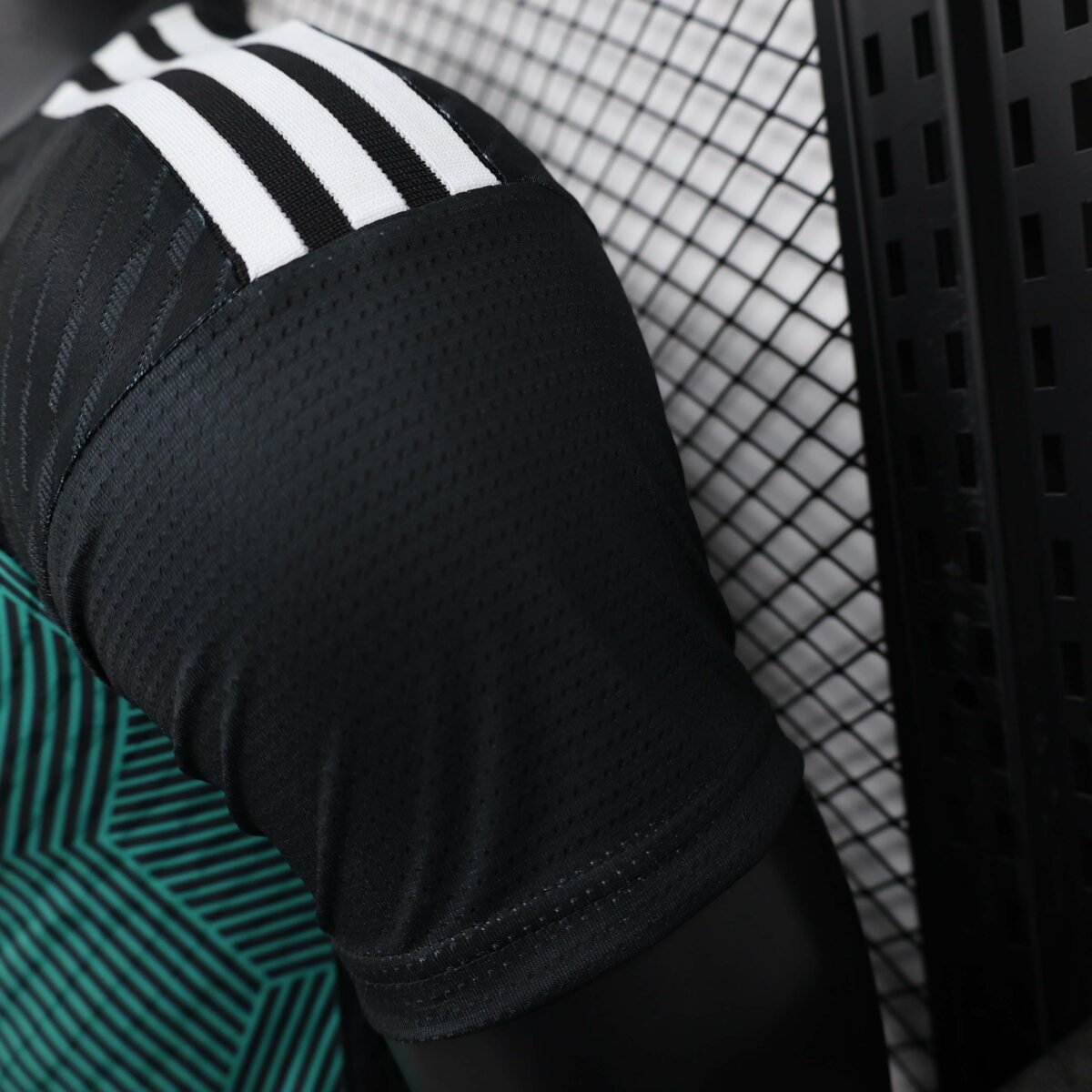 2023/2024 Player Version United Arab Emirates Away Football Shirt - Image 6
