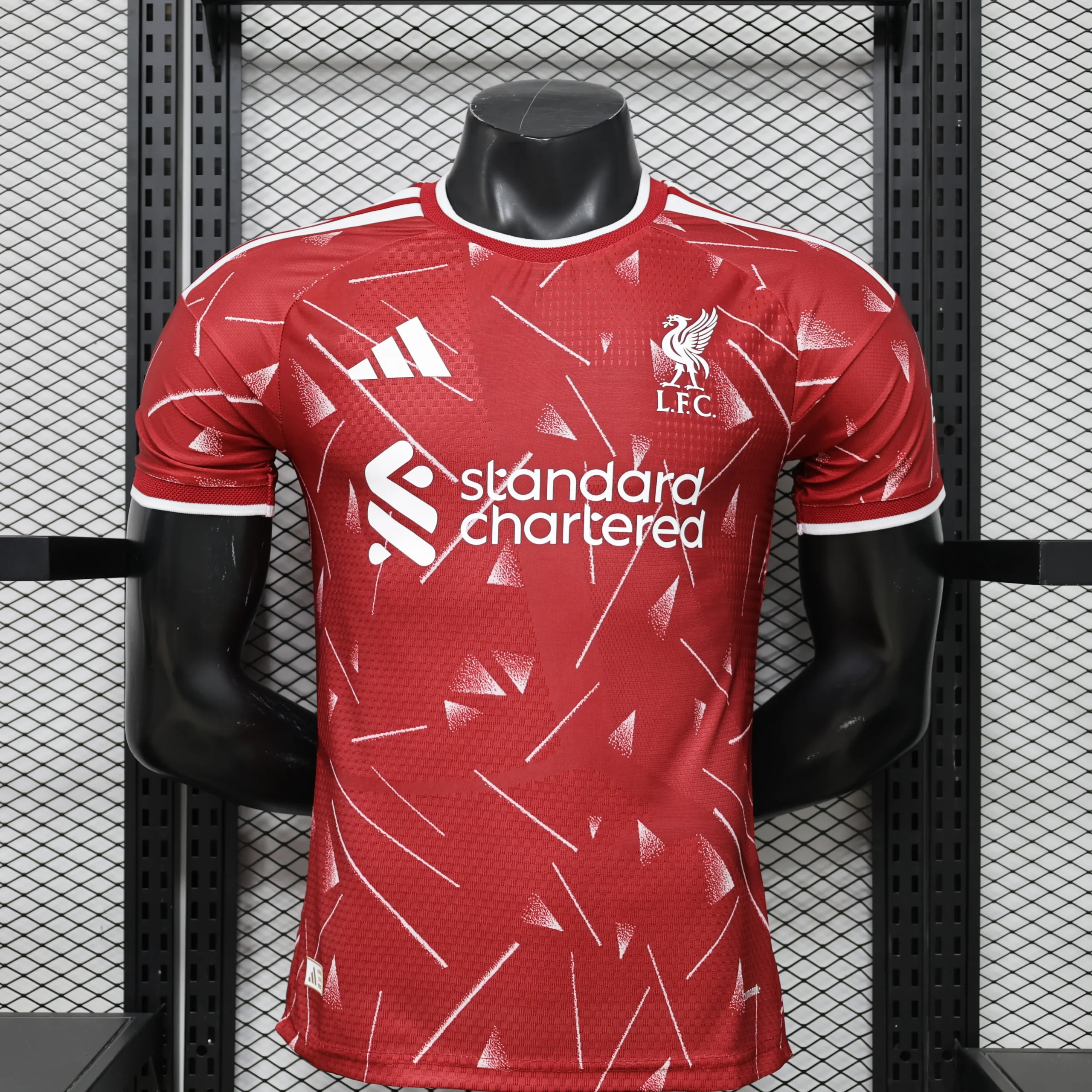 cbd2ecb8e84b7f22fa167c6757e8ed82.webp 2026/2027 Player Version Liverpool Home Football Shirt - Image 1