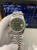 Rolex Datejust 41mm Green Fluted Motif Dial Fluted Bezel Jubilee Bracelet (126334) DD3235 Movement - Image 2