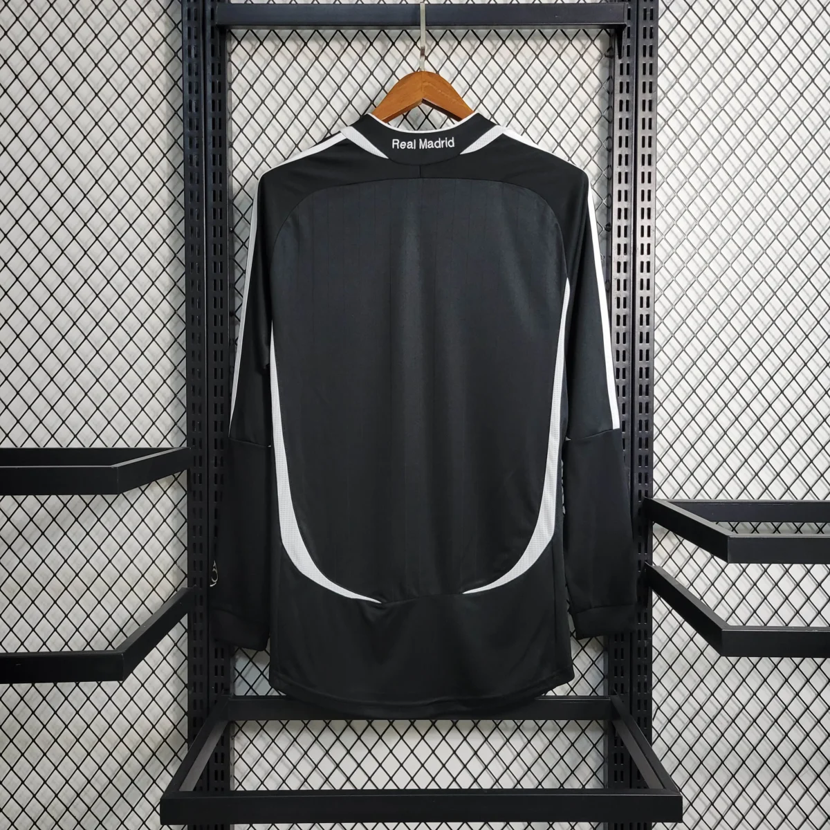 2006/2007 Retro Long Sleeve Real Madrid Away - Image 2