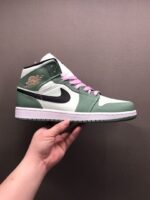Jordan 1 Mid SE ‘Dutch Green’ (W) - Image 2