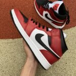 Jordan 1 Mid ‘Chicago Black Toe’ - Image 4