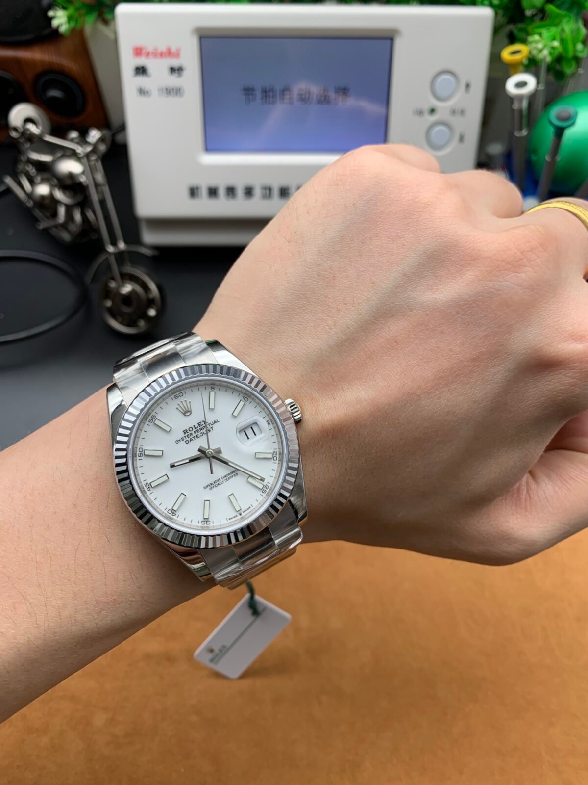 Rolex Datejust 41mm Pure White Dial Fluted Bezel Oyster Bracelet (126334) DD3235 Movement - Image 4