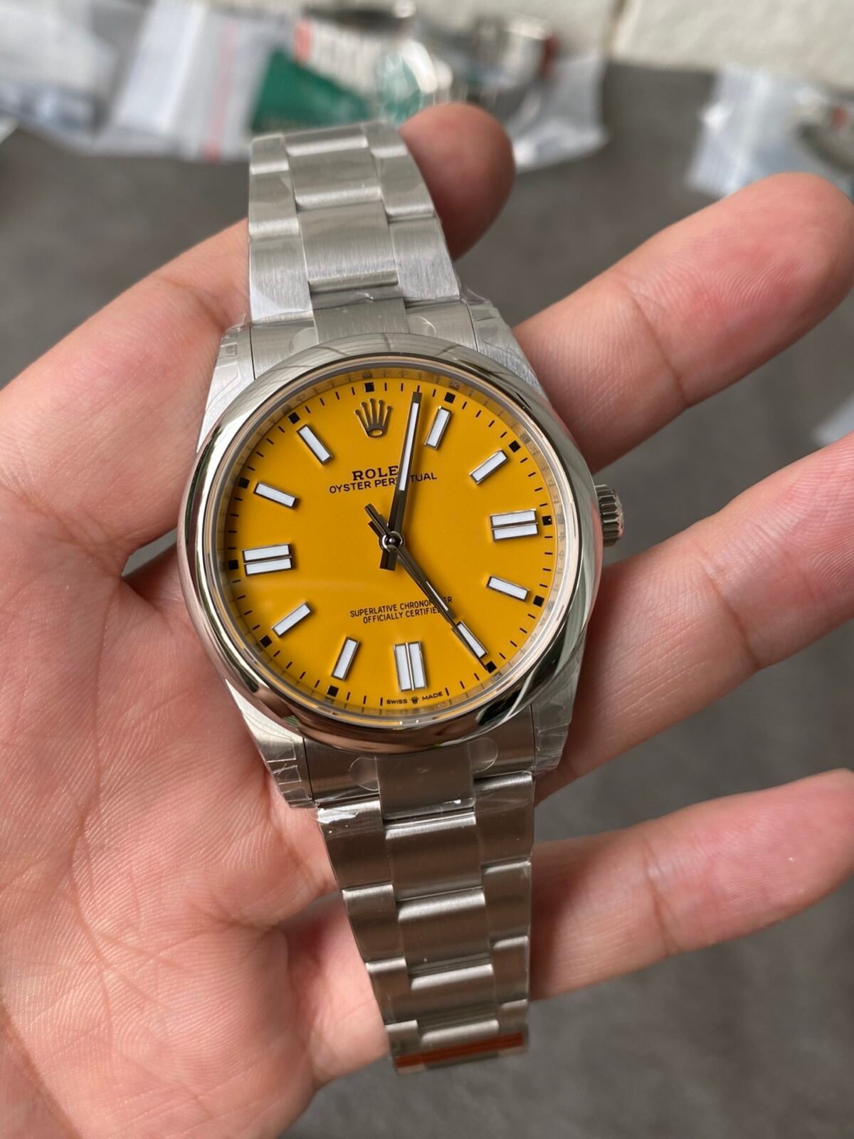 Rolex Oyster Perpetual 41mm Yellow Dial Smooth Bezel Oyster Bracelet(124300) DD3230 Movement - Image 4