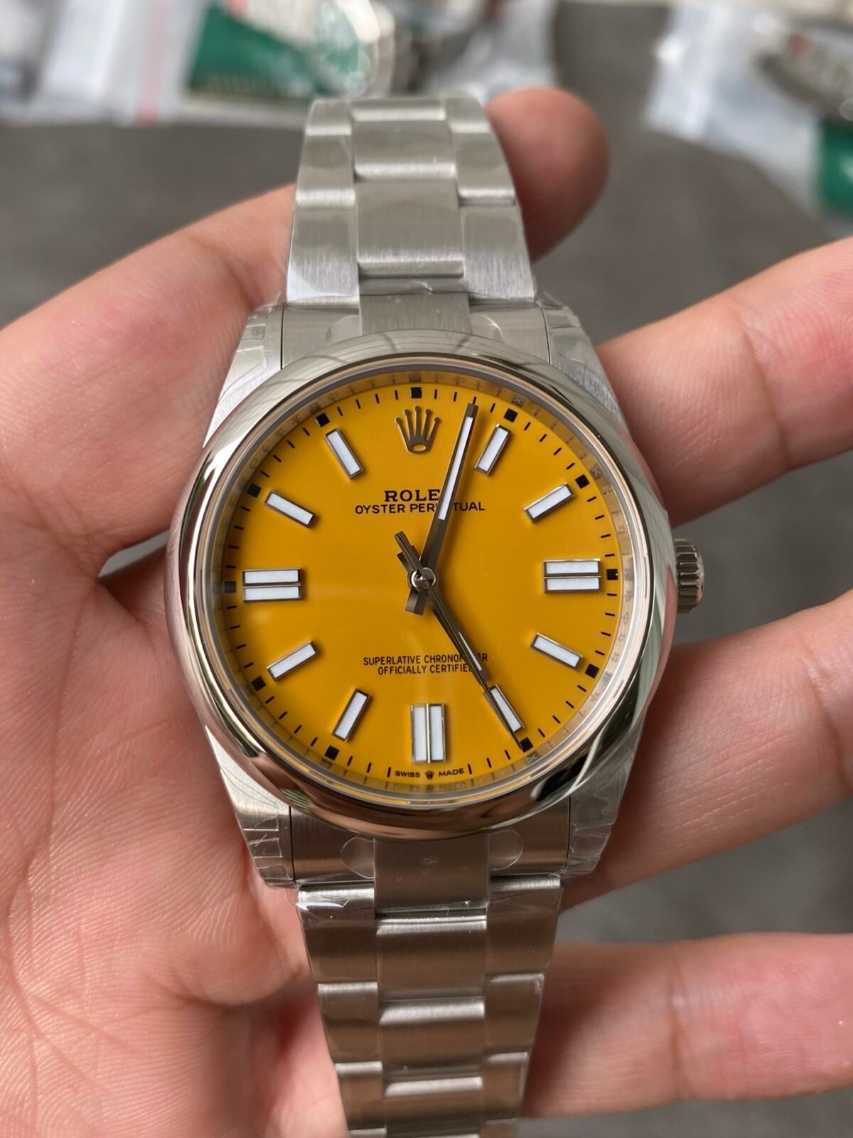Rolex Oyster Perpetual 41mm Yellow Dial Smooth Bezel Oyster Bracelet(124300) DD3230 Movement - Image 2