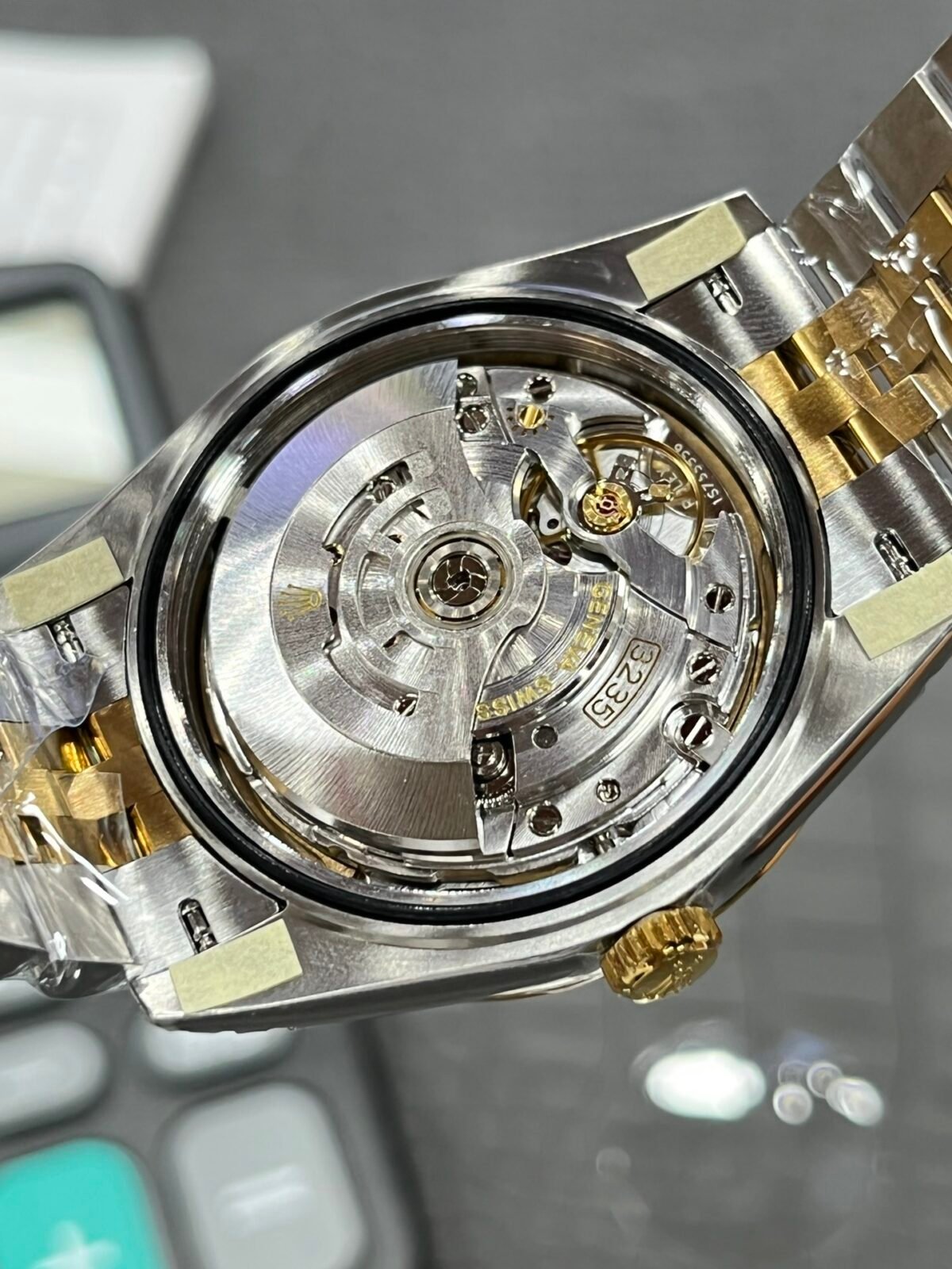 Rolex Datejust 41mm Two-Tone Yellow Gold Champagne Dial Fluted Bezel Jubilee Bracelet (126333) DD3235 Movement - Image 10