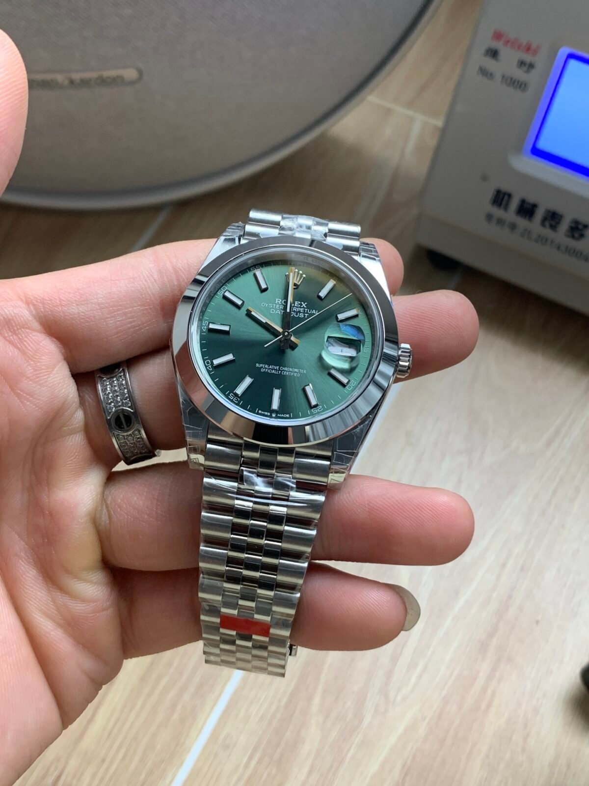 Rolex Datejust 41mm Mint Green Sunburst Dial Smooth Bezel Jubilee Bracelet (126300) DD3235 Movement - Image 3