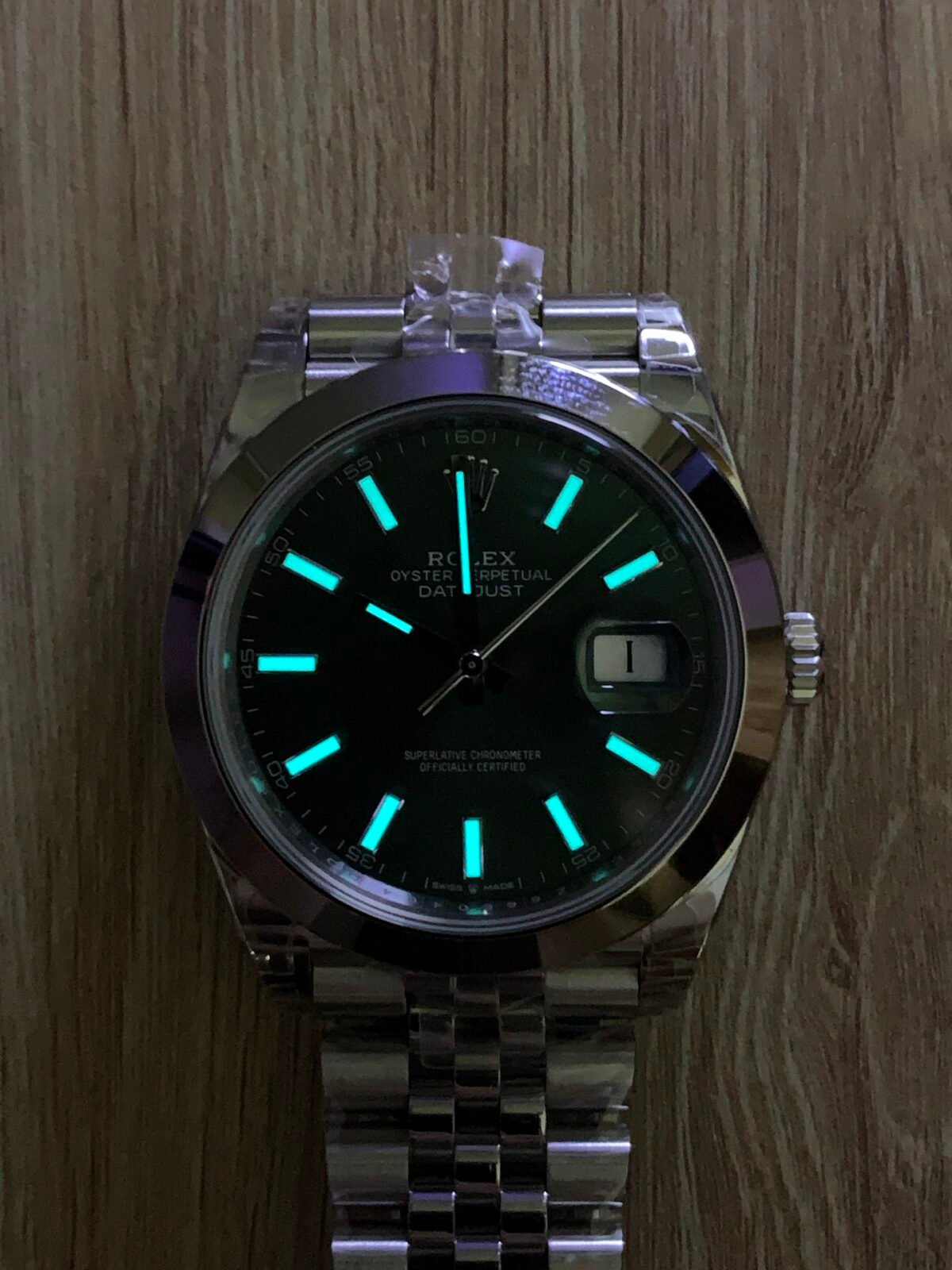 Rolex Datejust 41mm Mint Green Sunburst Dial Smooth Bezel Jubilee Bracelet (126300) DD3235 Movement - Image 6