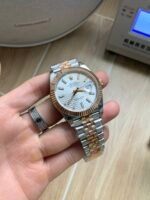 Rolex Datejust 41mm Two-Tone Rose Gold Silver Fluted Motif Dial Jubilee Bracelet (126331) DD3235 Movement - Image 4