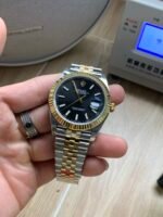 Rolex Datejust 41mm Two-Tone Yellow Gold Black Dial Jubilee Bracelet (126333) DD3235 Movement - Image 3