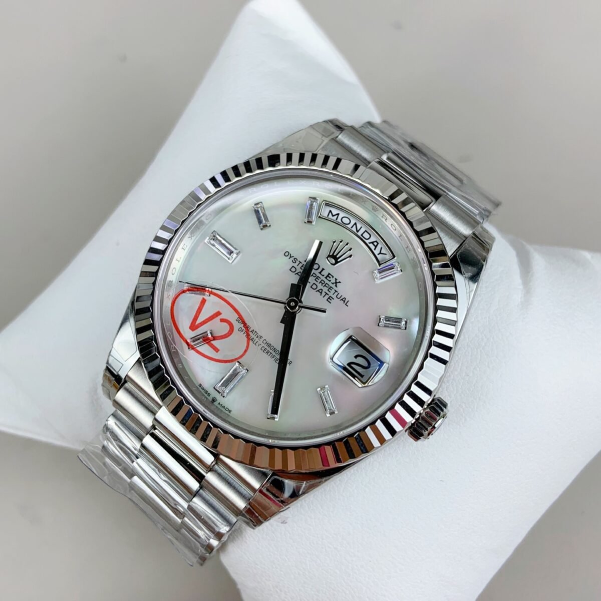 Rolex Day-Date 40 White Mother of Pearl Baguette Diamond Dial (228236) DD3255 Movement - Image 3