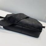 LOUIS VUITTON OUTDOOR MESSENGER – LVB018 - Image 10