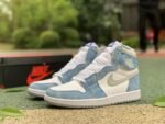 Jordan 1 Retro High OG ??Hyper Royal?? - Image 3